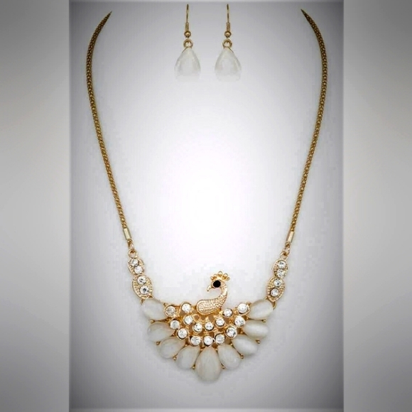 Fashion Jewelry Jewelry - White Peacock Opal Crystal Gold Necklace Set